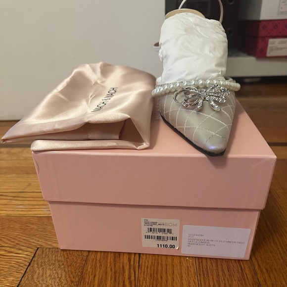 MACH & MACH Bow of Elizabeth Imitation Pearl Iridescent Pointed Toe Pump Size 40 - Picture 5 of 6